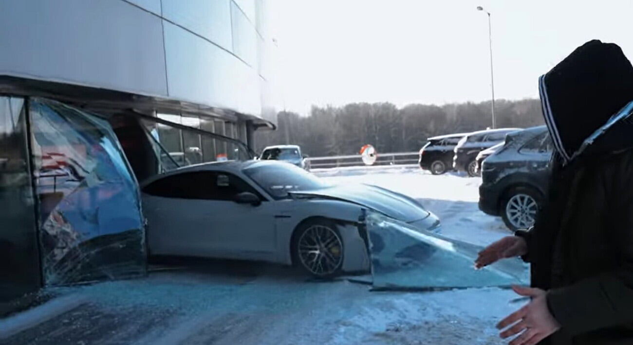 Youtuber ruso estrella Porsche Taycan