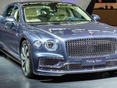 Bentley Flying Spur Hybrid