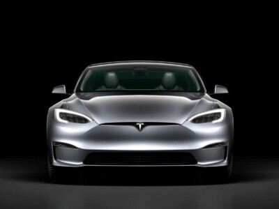 Tesla y BYD buscan fabricar vehículos eléctricos asequibles en India
