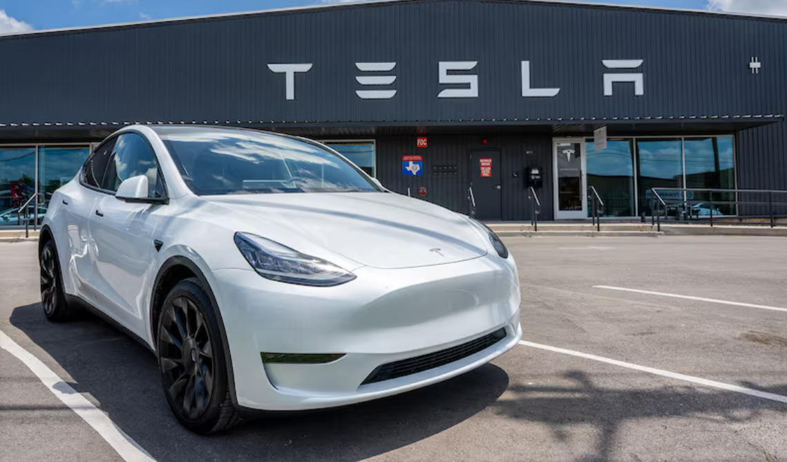 La revolución eléctrica: La trayectoria de Tesla en el mercado automotriz