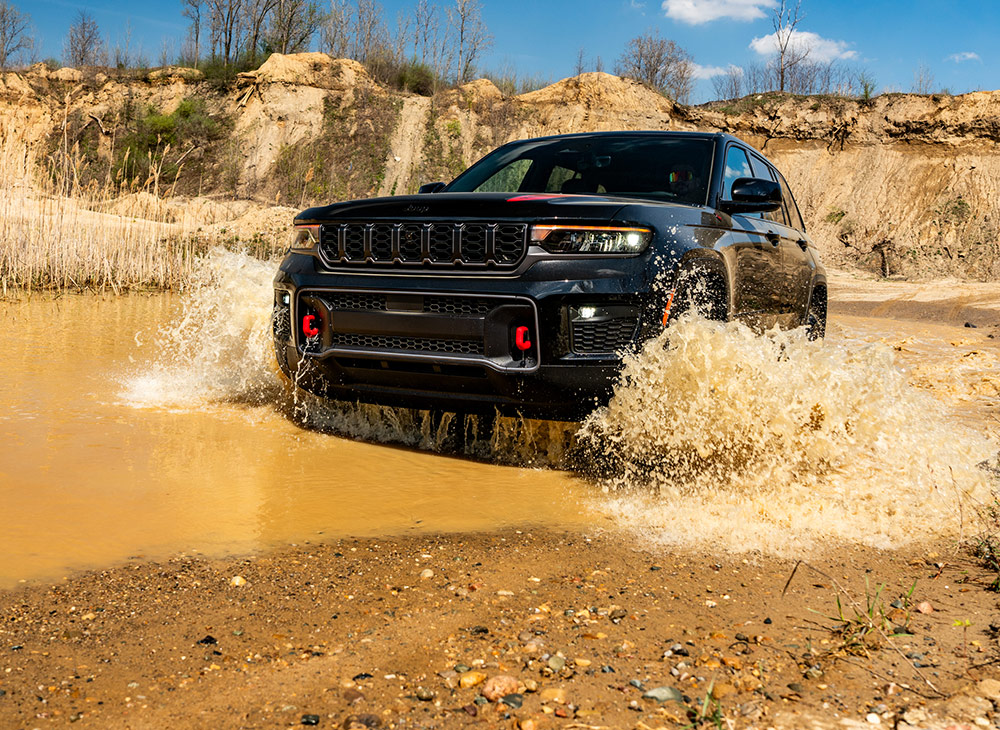 Jeep revive las versiones Trailhawk y Overland del Grand Cherokee 2027 con más potencia, lujo y auténtico ADN 4x4
