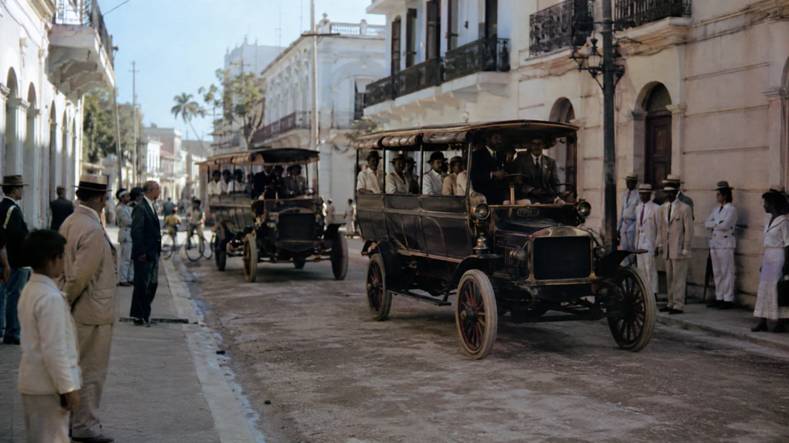 ¿Cuál fue el primer automóvil que llegó a República Dominicana?
